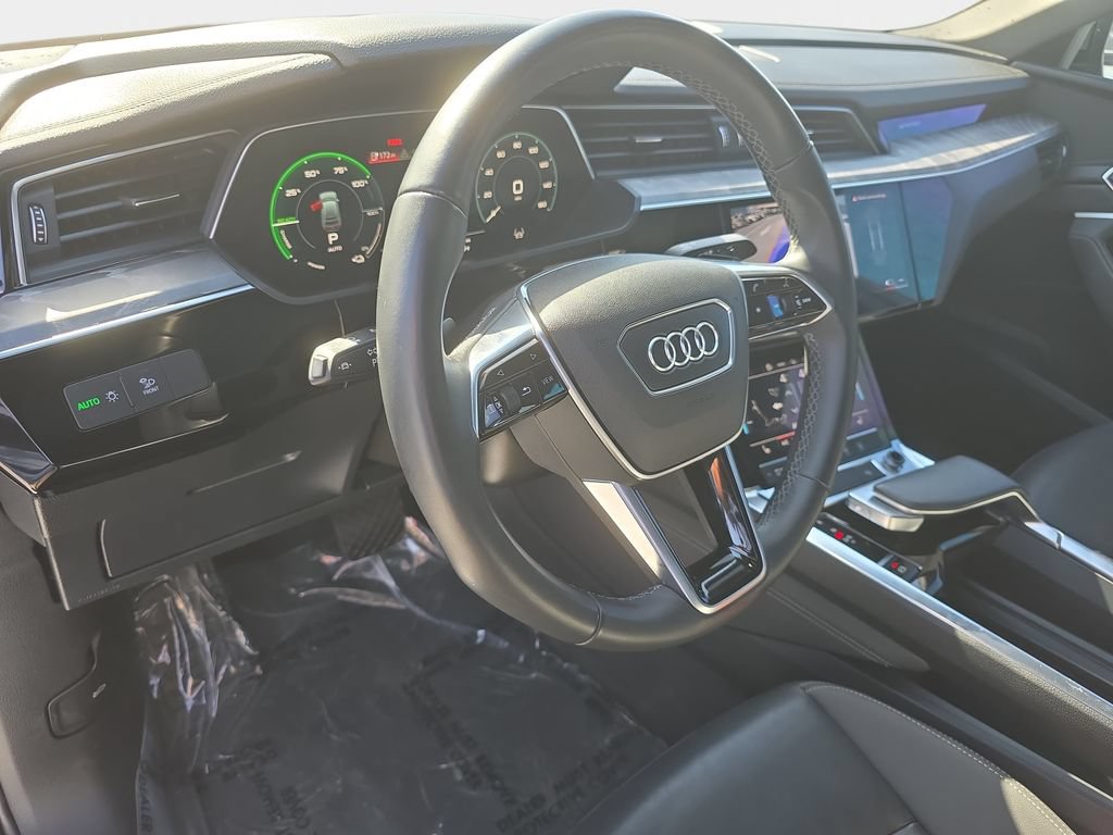 Used 2024 Audi Q8 e-tron Premium AWD/4WD image 28