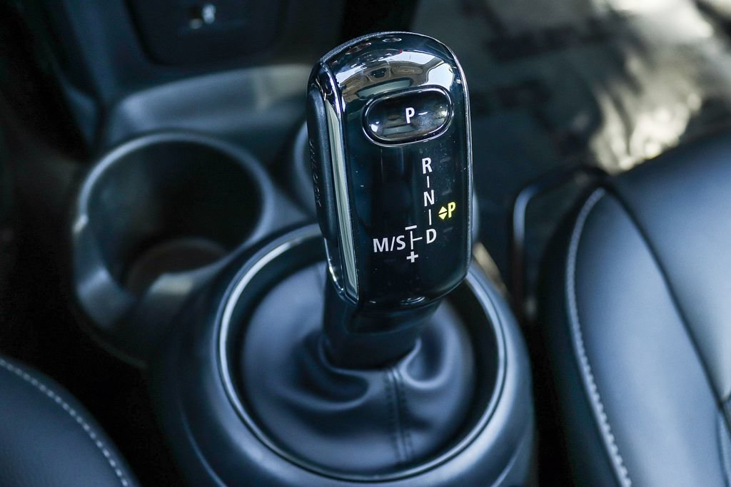 Used 2023 MINI Cooper 2-Door Hardtop FWD image 23
