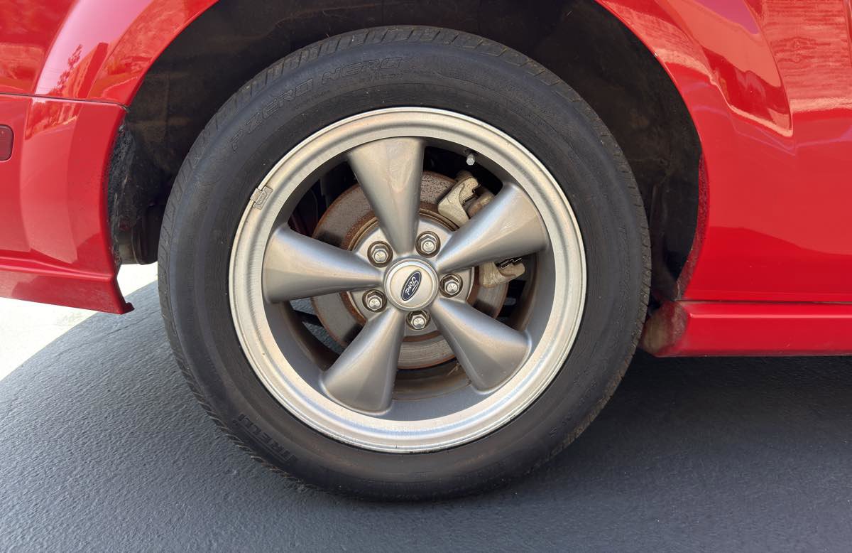 Used 2005 Ford Mustang GT image 15