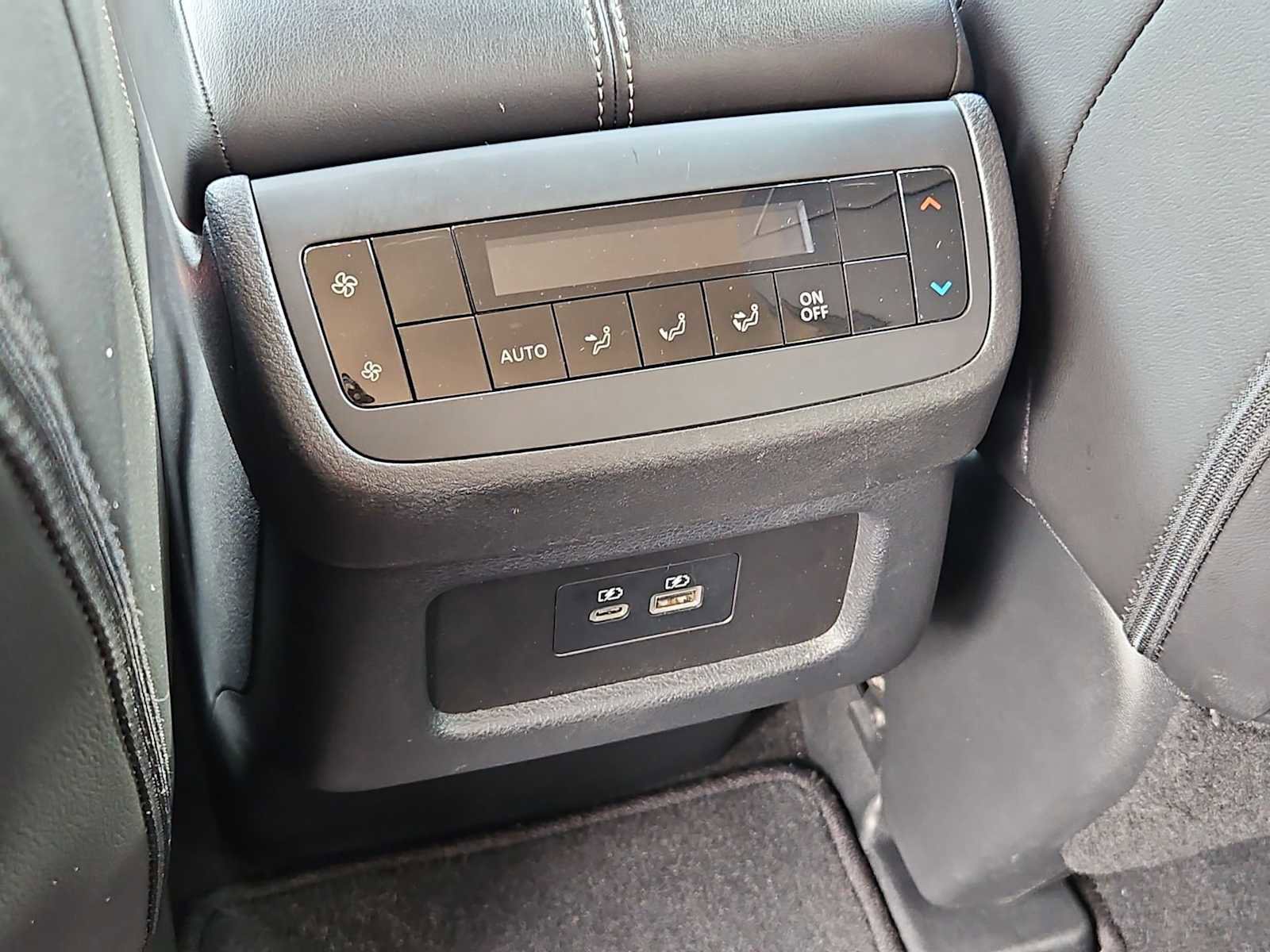 Used 2025 Nissan Pathfinder SL image 21