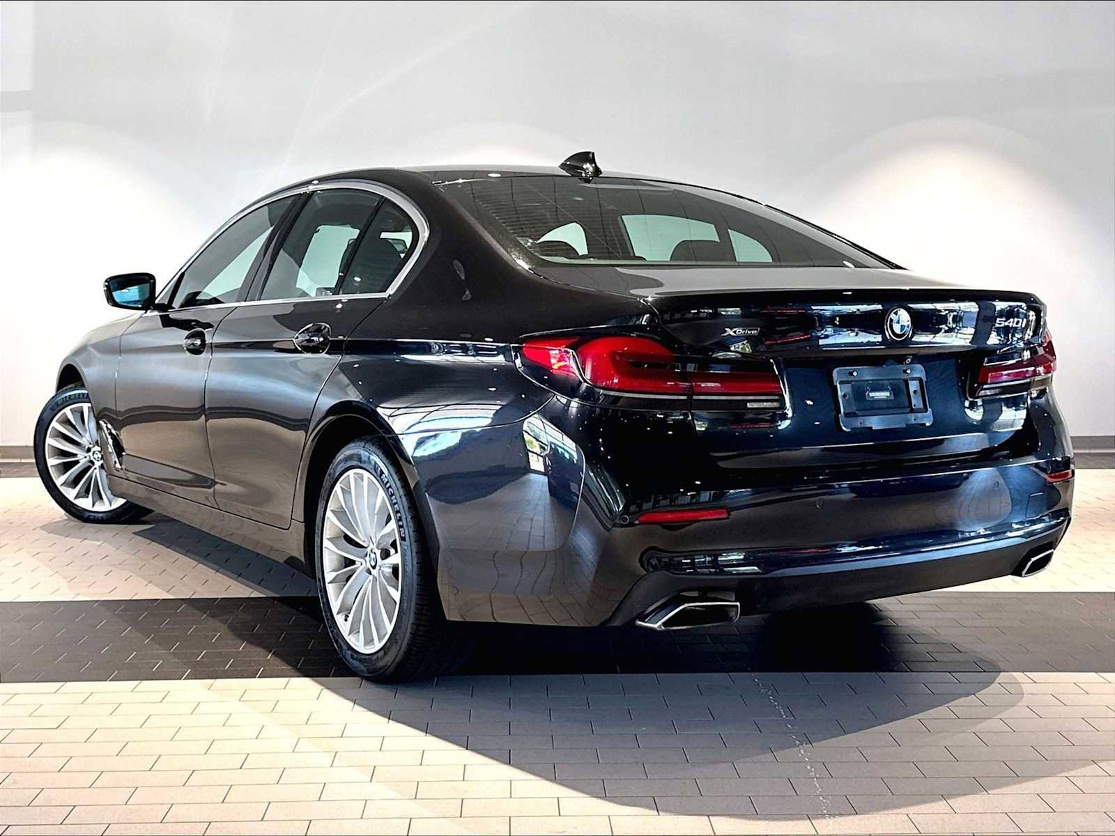 Used 2021 BMW 540i xDrive w/ Premium Package AWD/4WD image 3