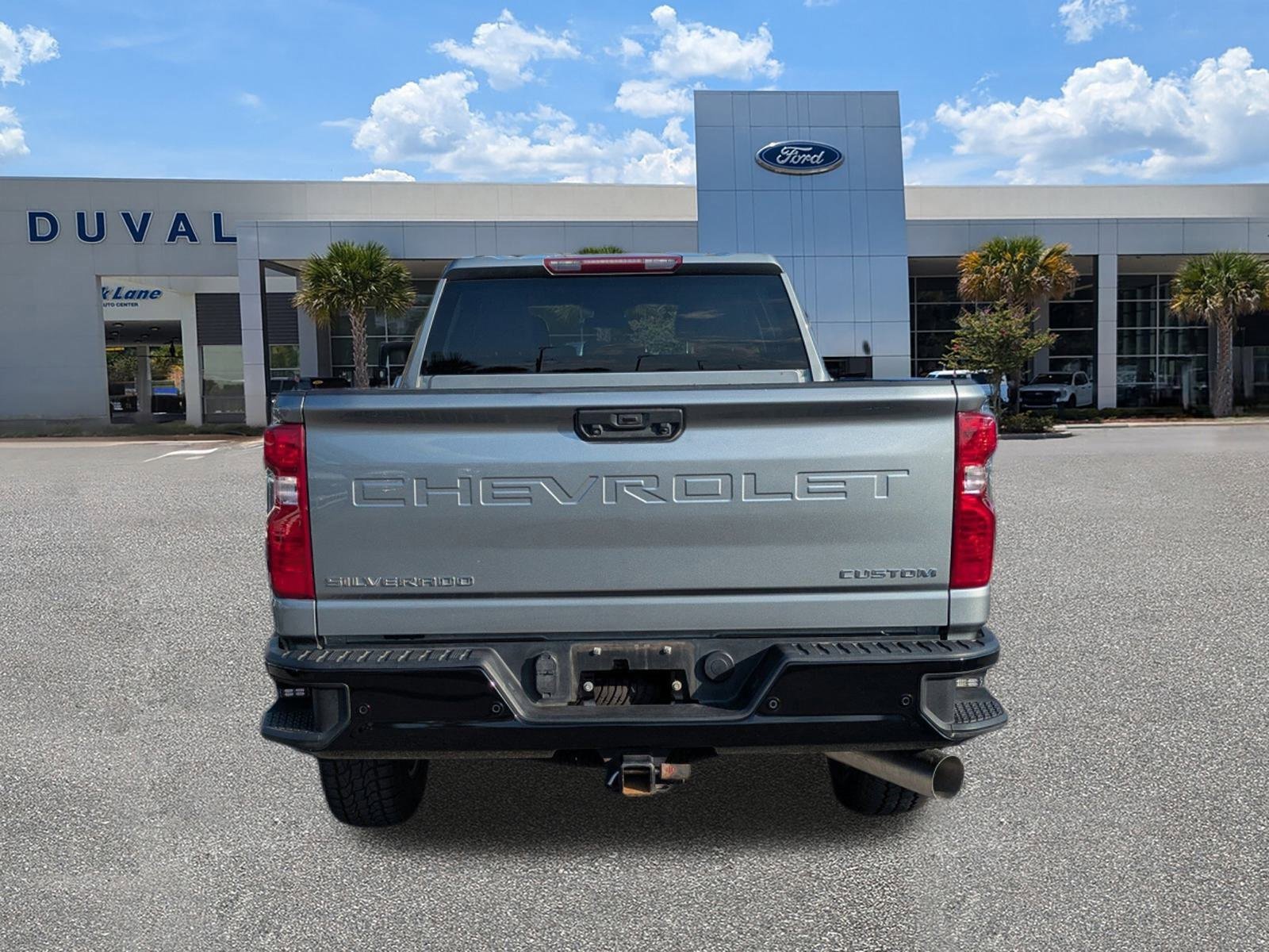 Used 2024 Chevrolet Silverado 2500 Custom w/ Custom Value Package image 5