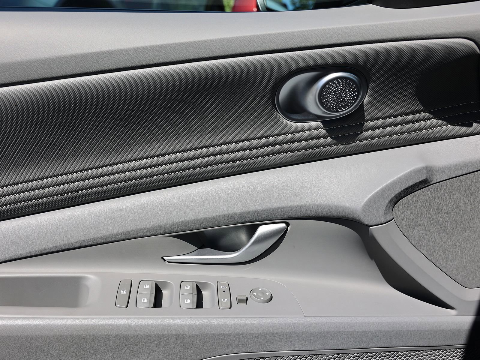 Used 2025 Hyundai Elantra SEL FWD image 32