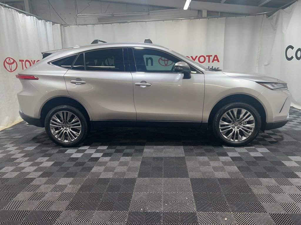 Used 2024 Toyota Venza LE image 10