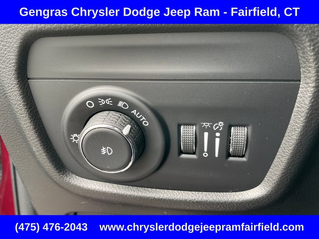 Used 2023 Jeep Grand Cherokee Limited w/ Luxury Tech Group II AWD/4WD image 46