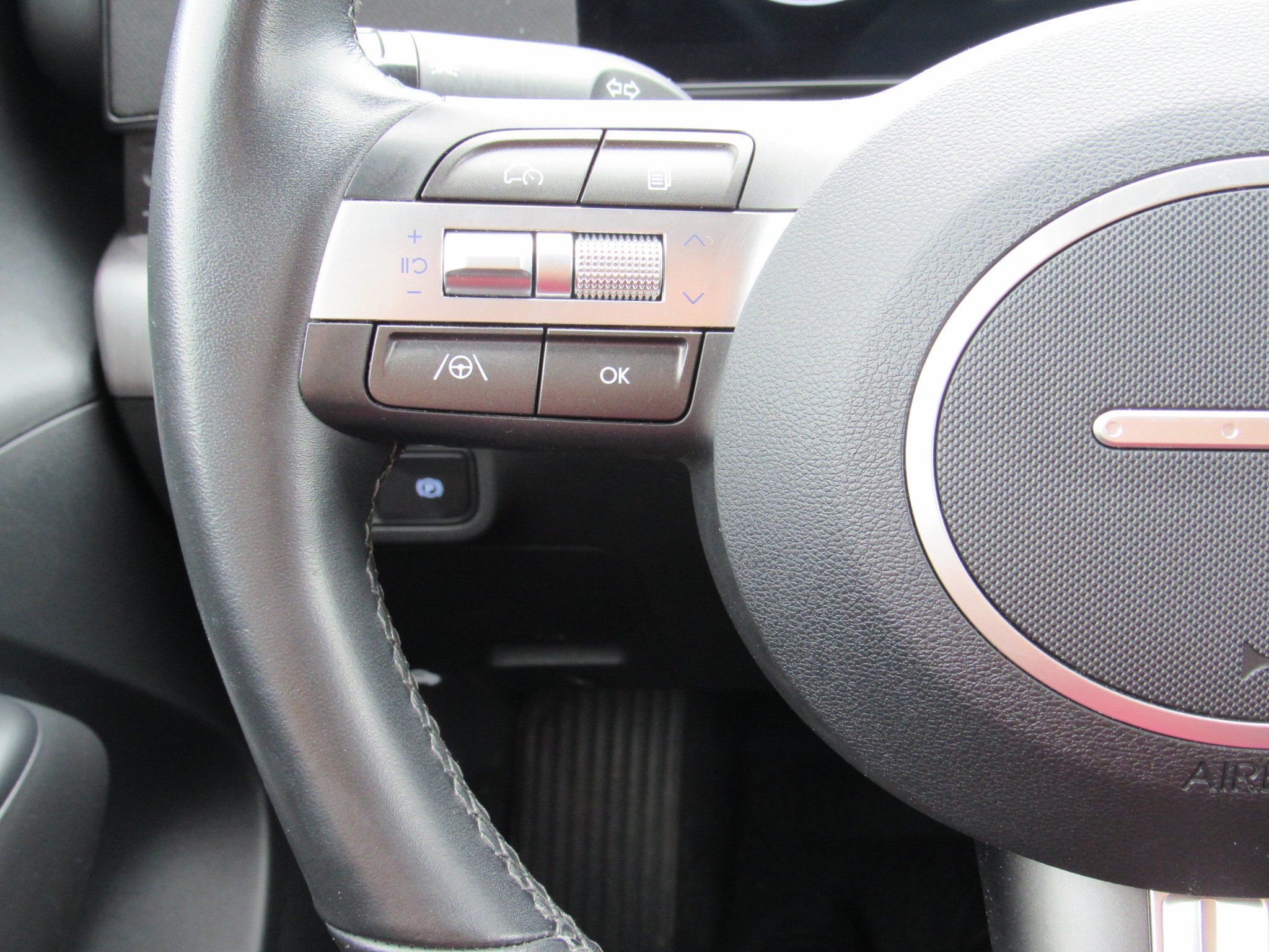 Used 2025 Hyundai Kona SEL AWD/4WD image 20