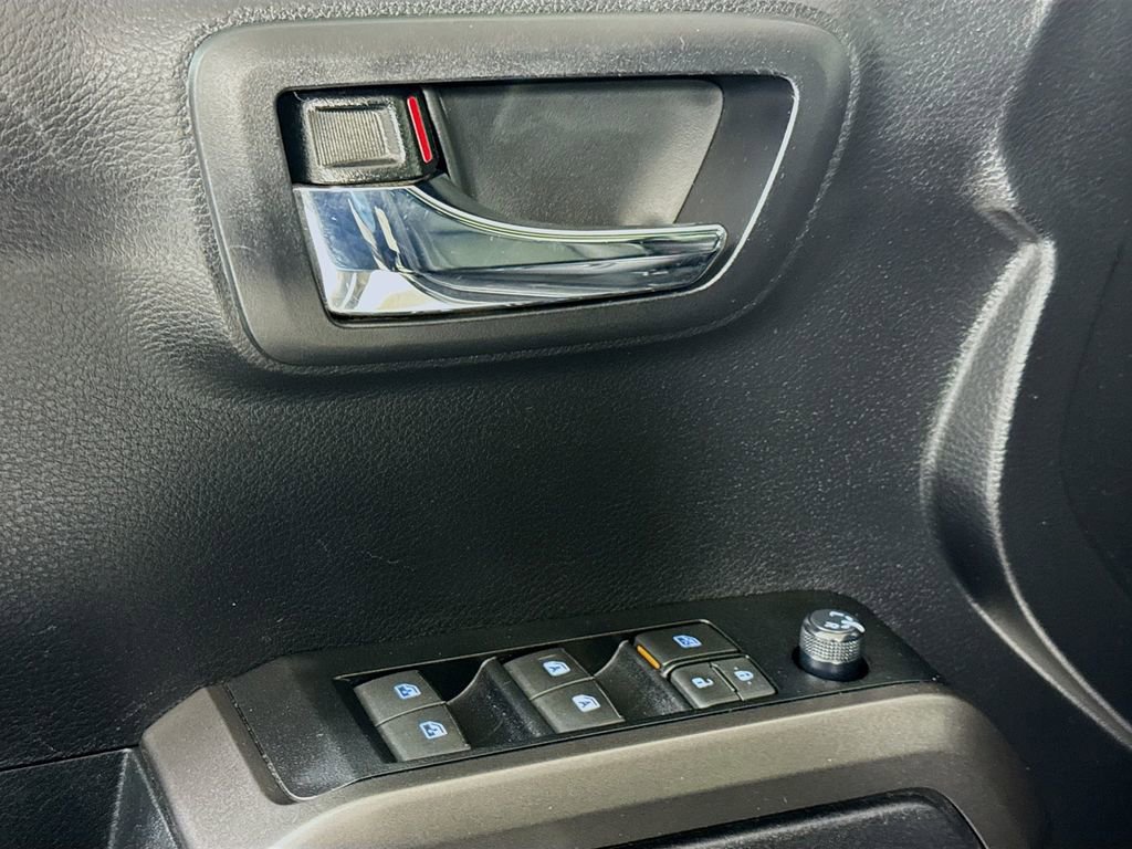 Used 2021 Toyota Tacoma TRD Sport image 19