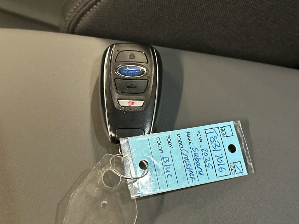 Used 2025 Subaru Crosstrek 2.0i Premium image 31