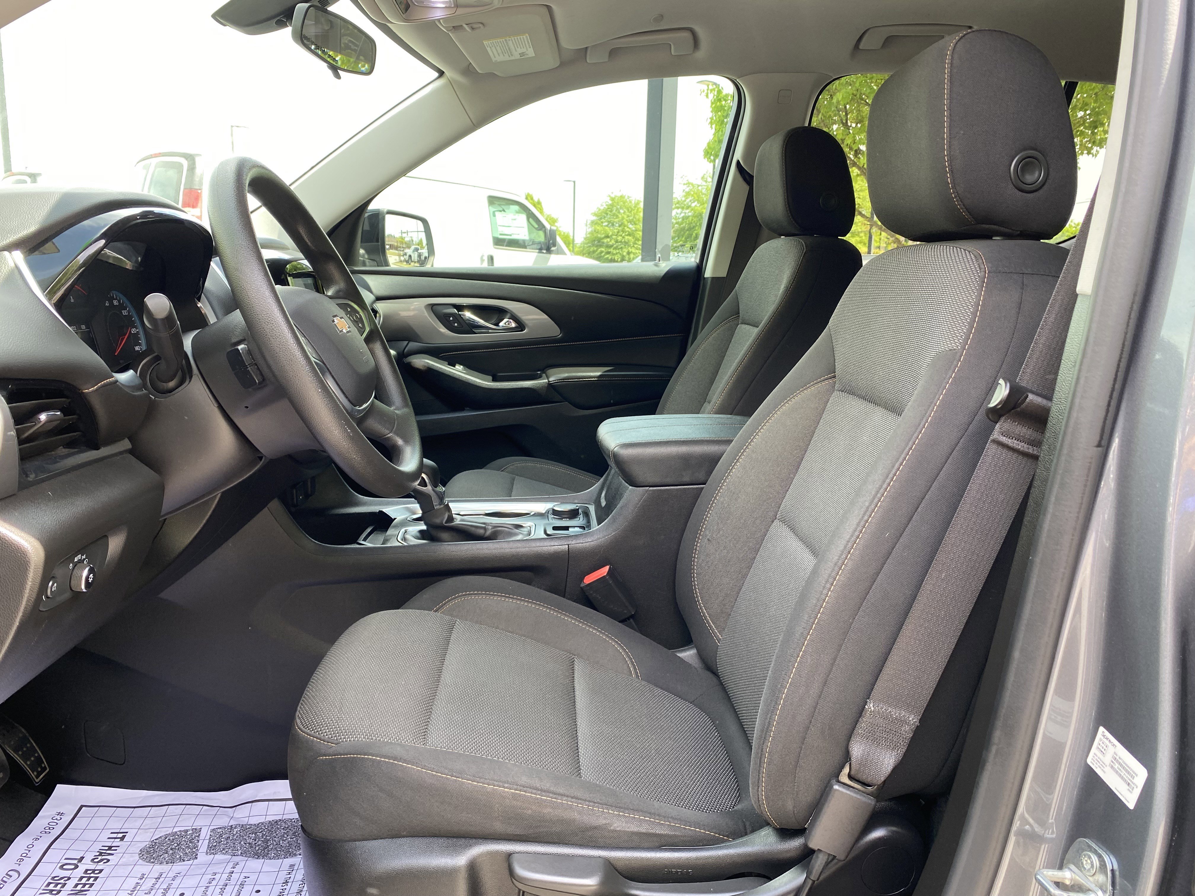 Used 2021 Chevrolet Traverse LS FWD image 16