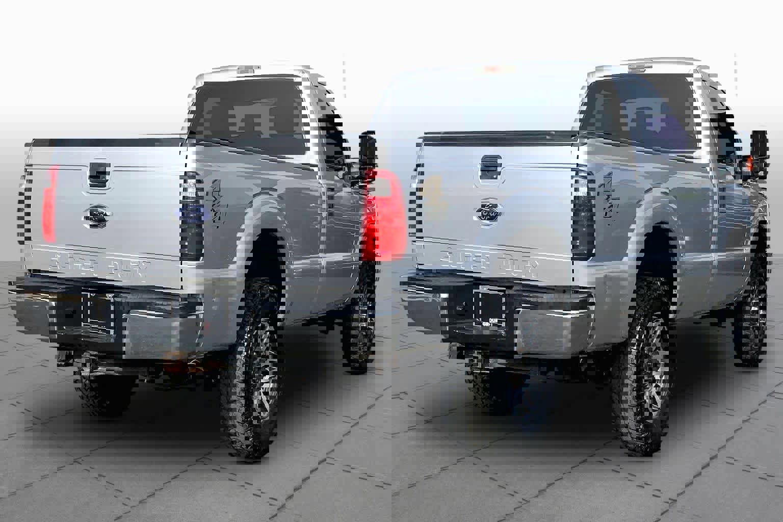 Used 2016 Ford F250 XLT w/ Camper Package image 13