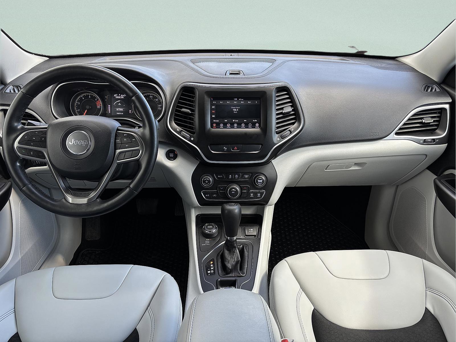Used 2020 Jeep Cherokee Latitude Plus w/ Cold Weather Group AWD/4WD image 29