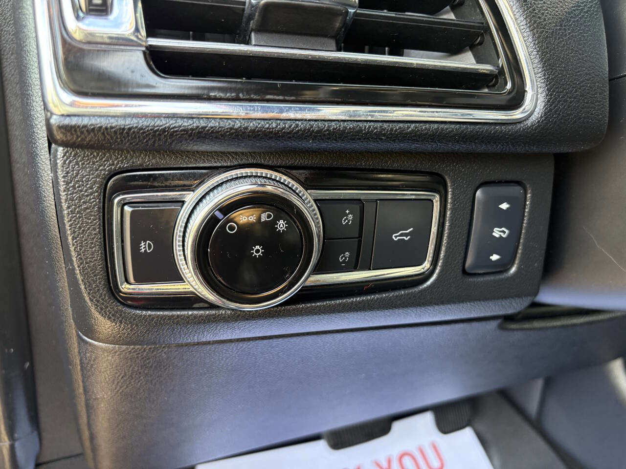 Used 2018 Lincoln Navigator Premiere image 37