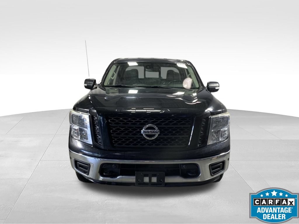 Used 2019 Nissan Titan SV w/ SV Convenience Package AWD/4WD image 2