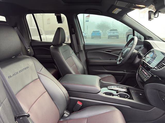 Used 2025 Honda Ridgeline Black Edition image 9