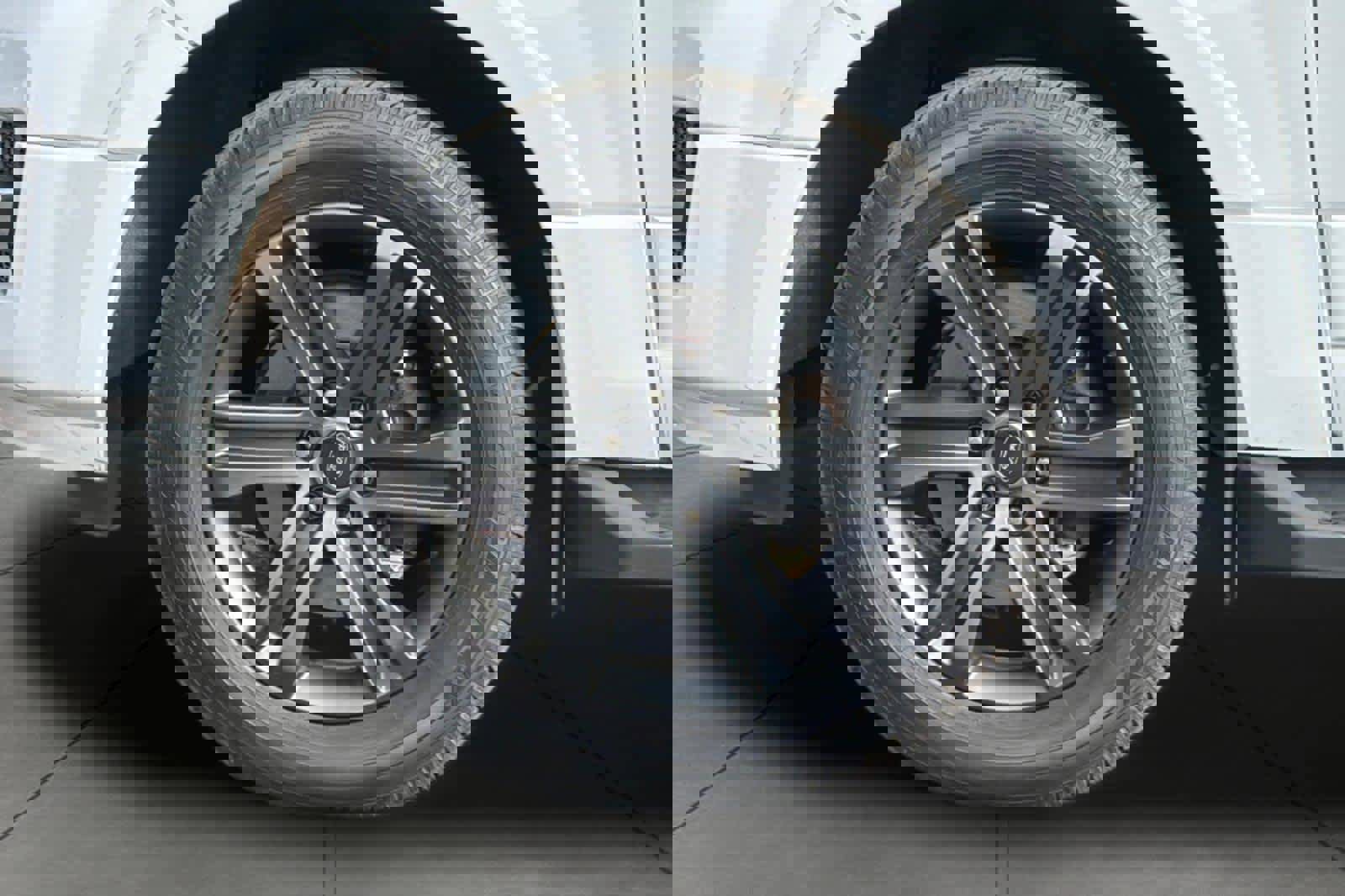 Used 2017 Ford Expedition XLT image 11