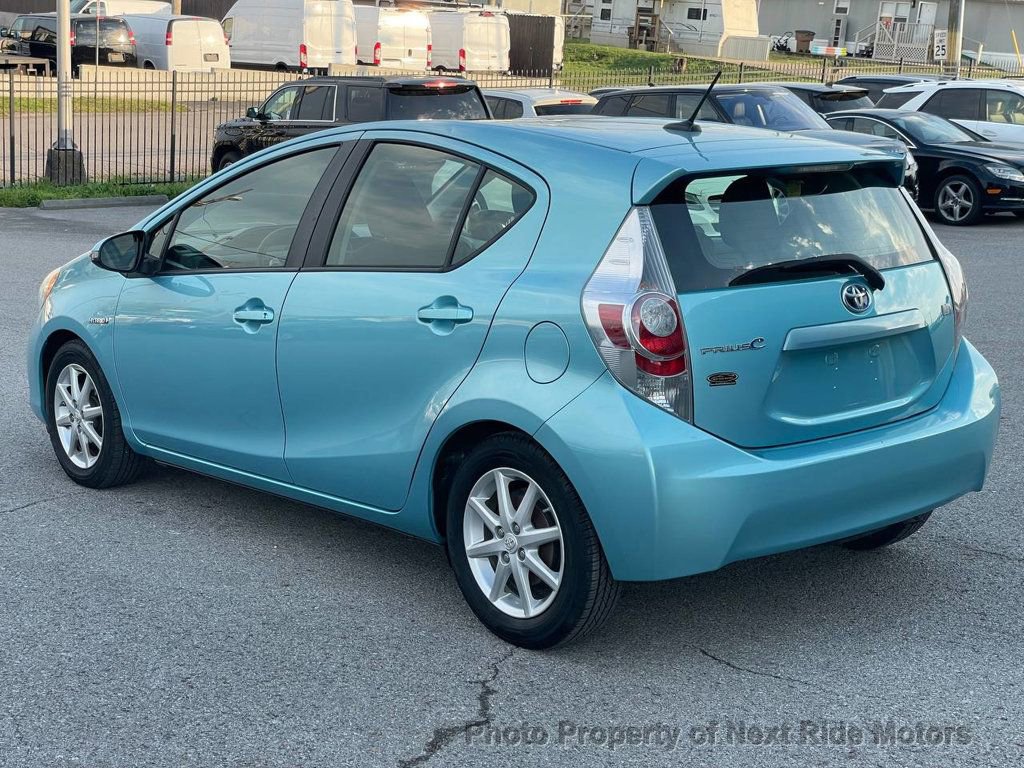 Used 2013 Toyota Prius C Three FWD image 5