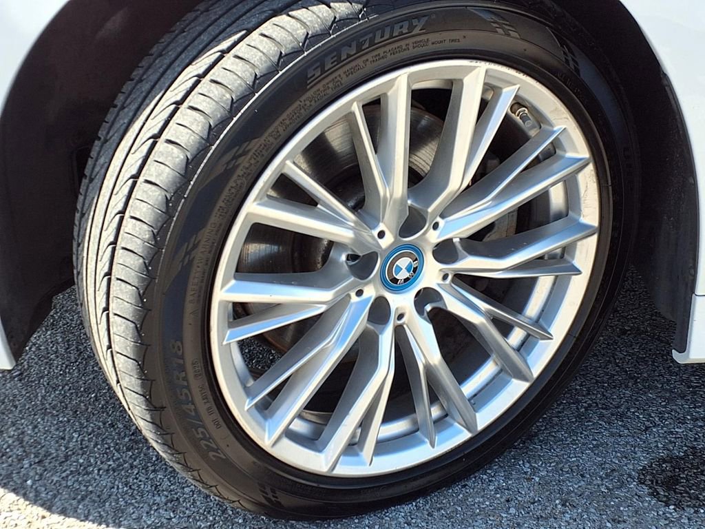 Used 2024 BMW 330e xDrive AWD/4WD image 30