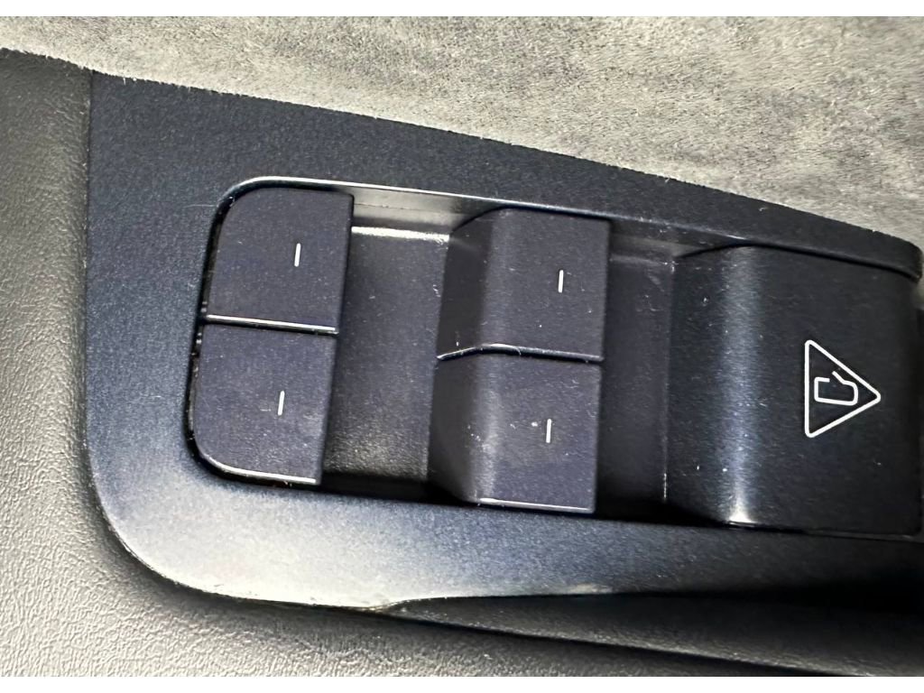 Used 2026 Tesla Model Y Long Range image 34