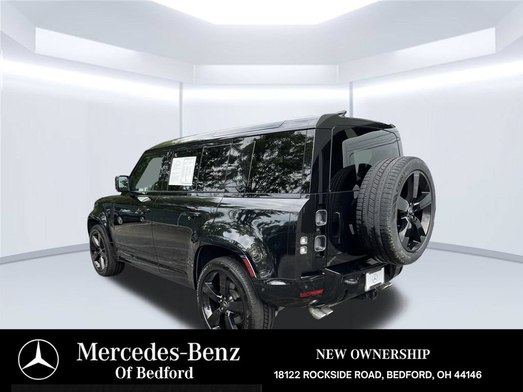 Used 2023 Land Rover Defender 110 V8 AWD/4WD image 3