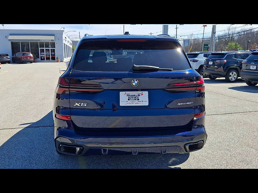 Used 2024 BMW X5 xDrive40i w/ M Sport Package image 7
