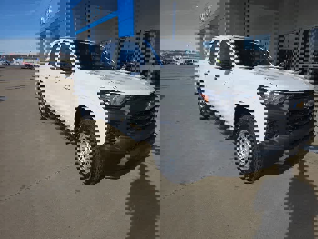 Used 2024 Chevrolet Colorado W/T w/ Safety Package image 2