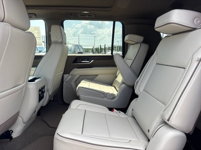 New 2026 GMC Yukon XL Denali w/ Sun & Power Step Package AWD/4WD image 11