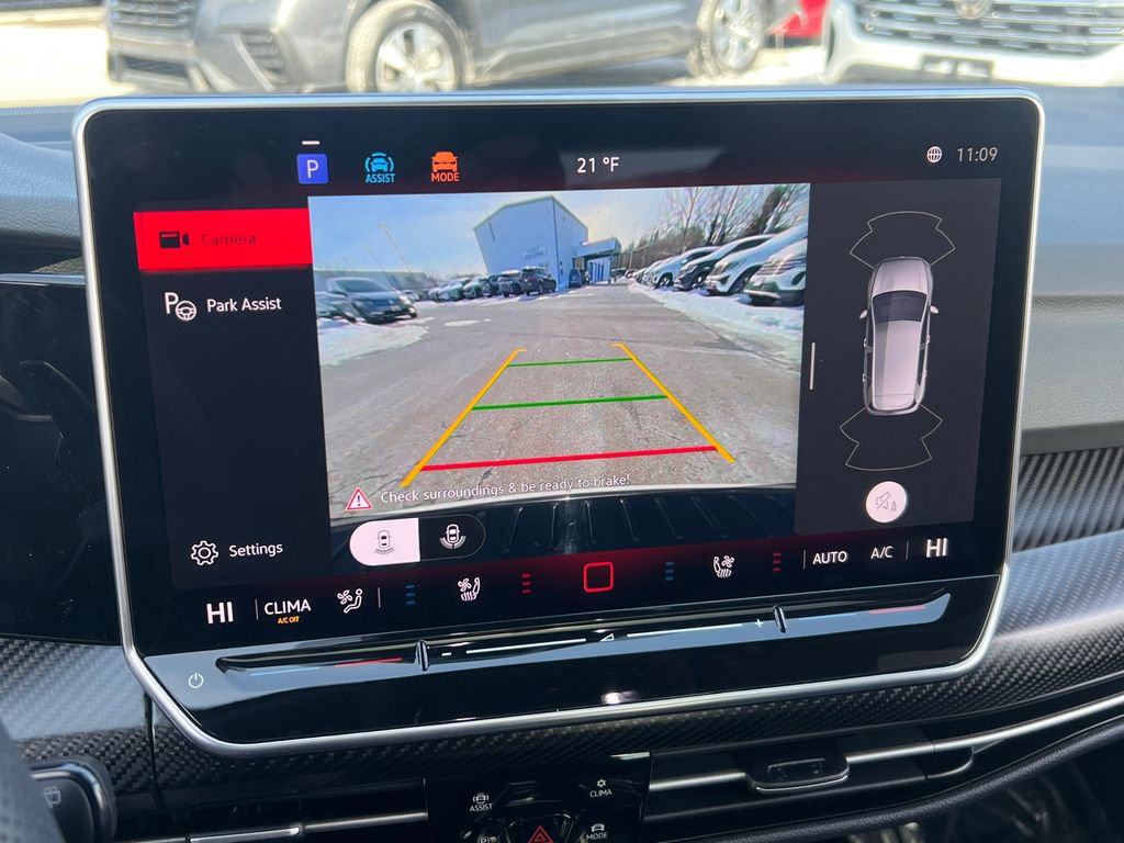 Used 2025 Volkswagen Golf R 2.0T image 26