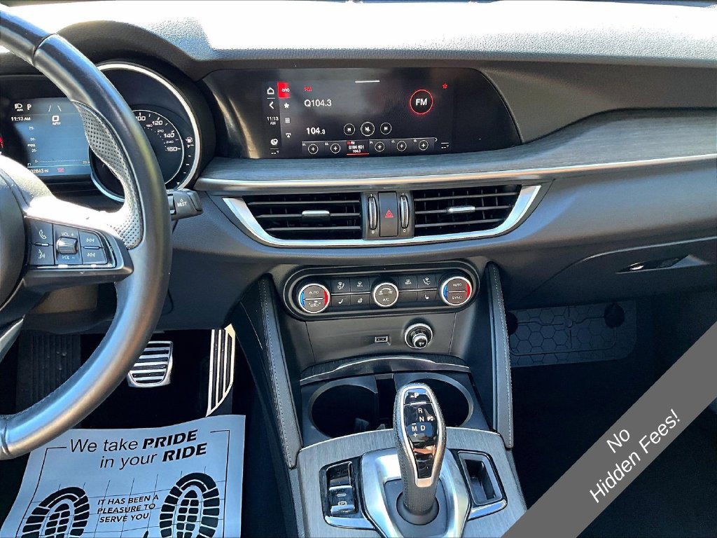 Used 2023 Alfa Romeo Stelvio Ti AWD/4WD image 6