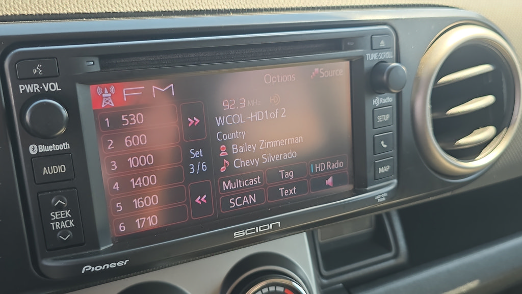 Used 2015 Scion xB FWD image 27