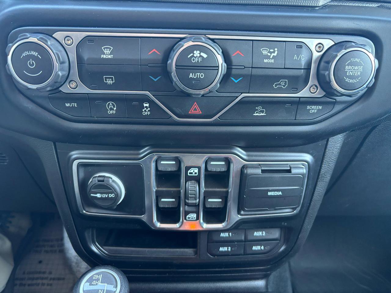 Used 2022 Jeep Wrangler Unlimited Sport image 24