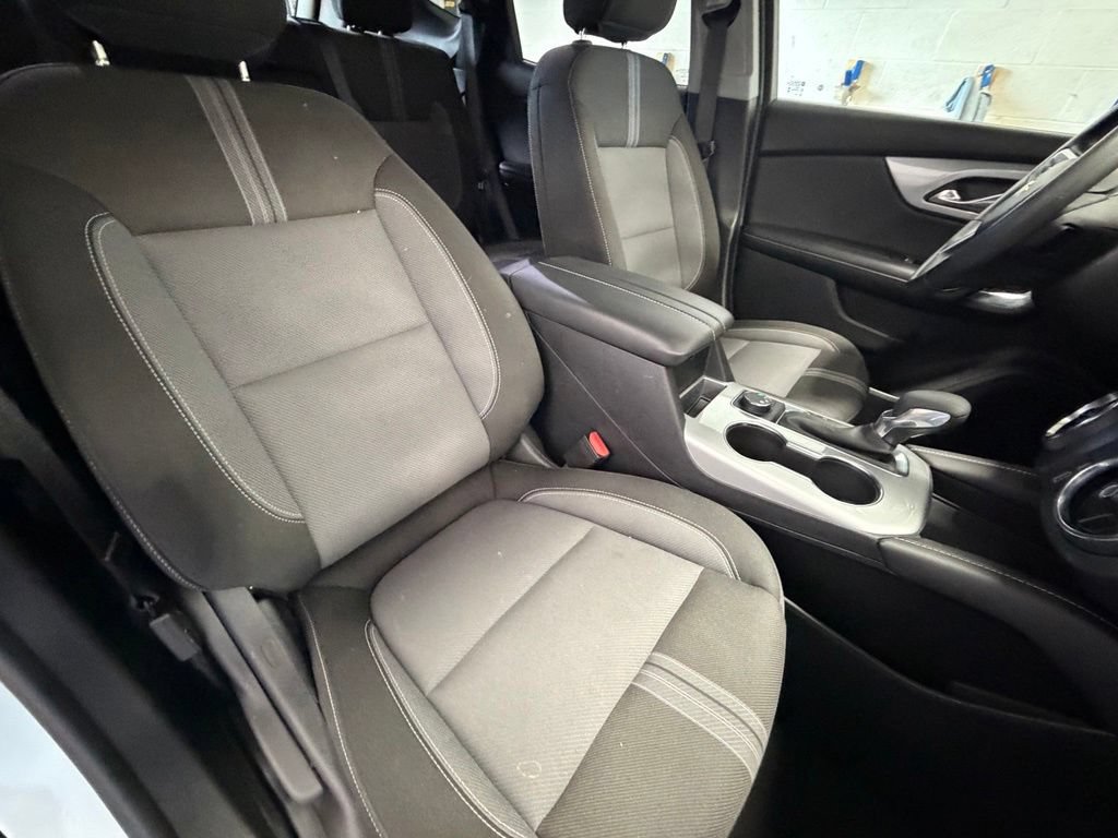 Used 2025 Chevrolet Blazer LT AWD/4WD image 44