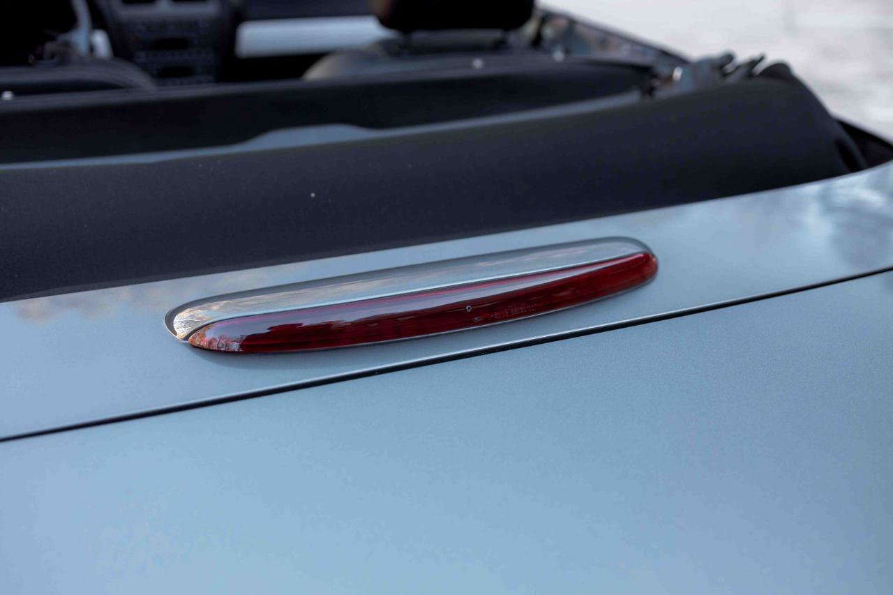 Used 2003 Ford Thunderbird Deluxe image 36