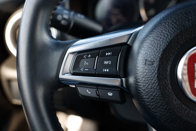 Used 2017 FIAT 124 Spider Classica image 24