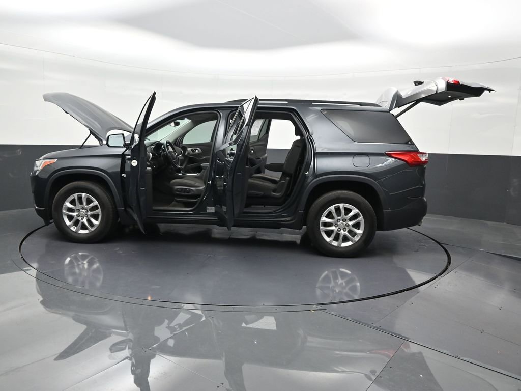Used 2020 Chevrolet Traverse LT image 34