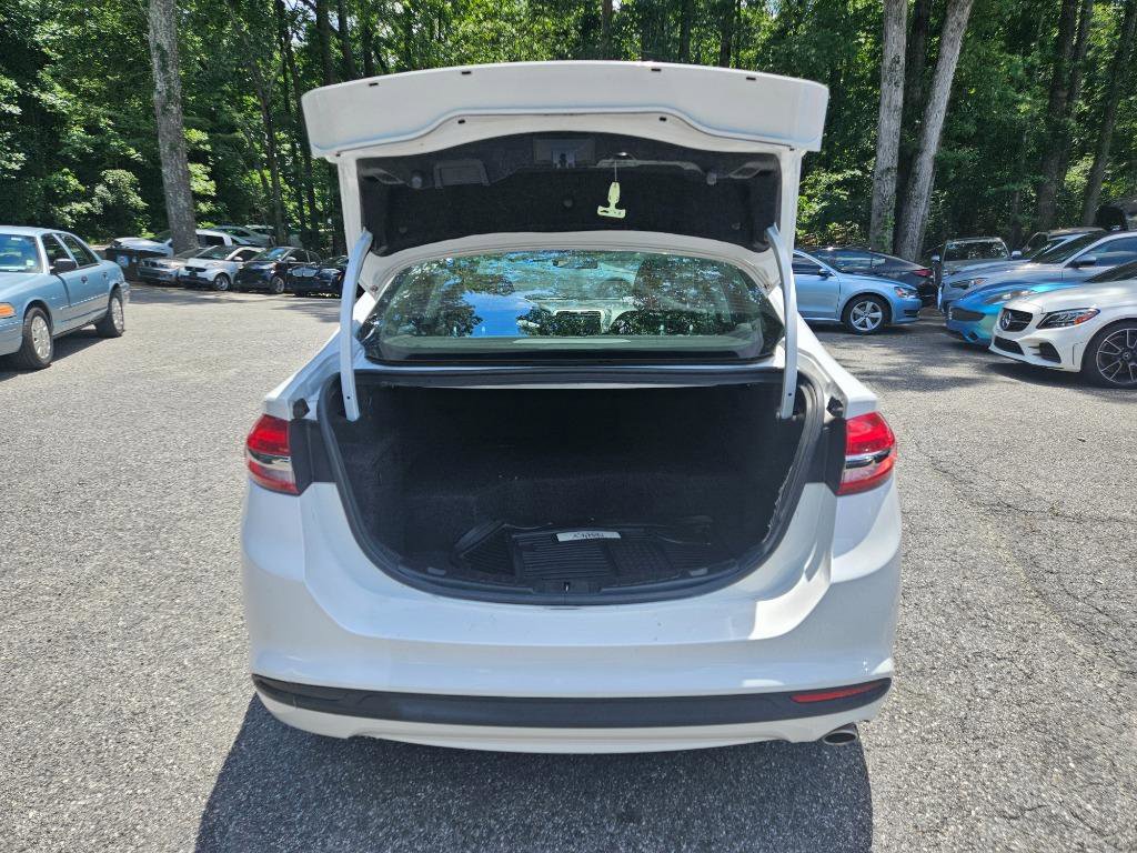 Used 2017 Ford Fusion SE w/ Equipment Group 601A FWD image 31