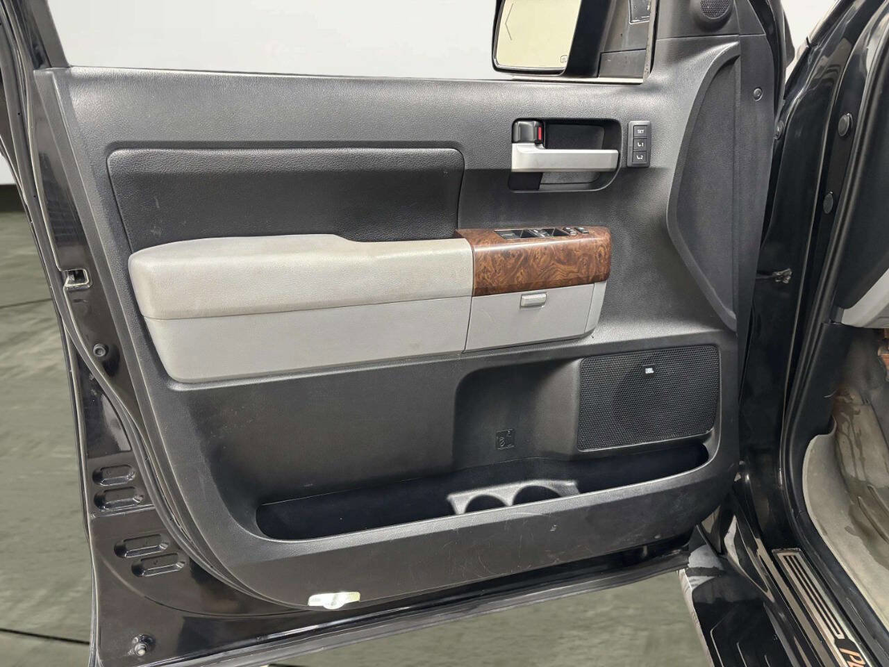 Used 2010 Toyota Tundra Limited image 12