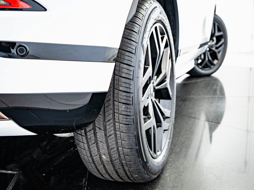 Used 2023 Land Rover Range Rover Evoque R-Dynamic SE image 43