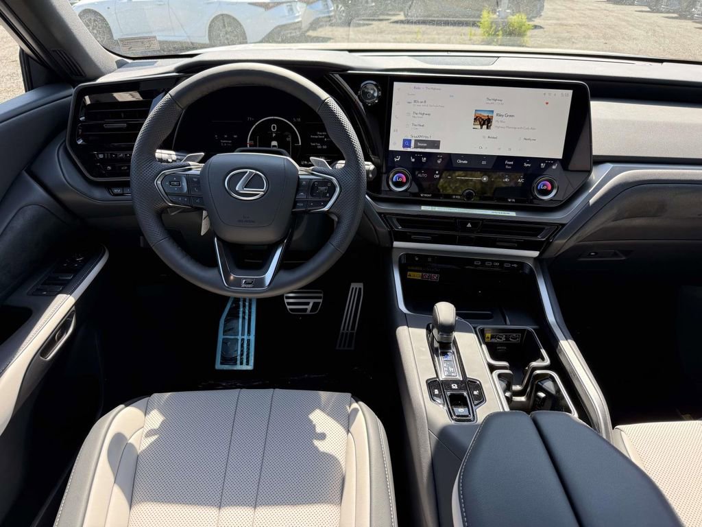New 2026 Lexus TX 500h AWD image 8