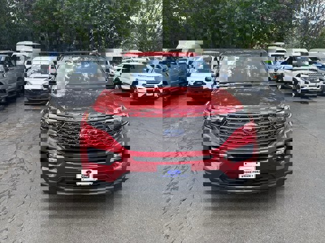 Used 2022 Ford Explorer XLT w/ Equipment Group 202A image 2