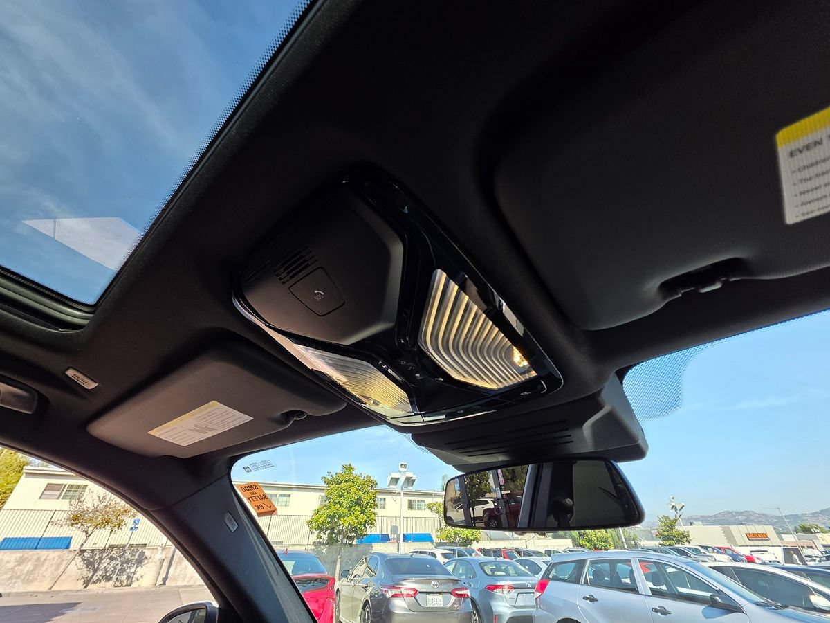Used 2024 BMW X5 xDrive40i w/ Parking Assistance Package AWD/4WD image 18