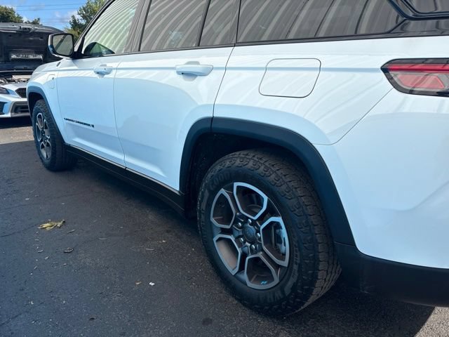 Used 2023 Jeep Grand Cherokee Trailhawk w/ Advanced Protech Group II AWD/4WD image 5