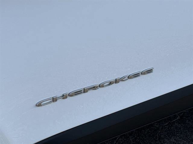 Used 2021 Jeep Cherokee Limited w/ Elite Package image 10