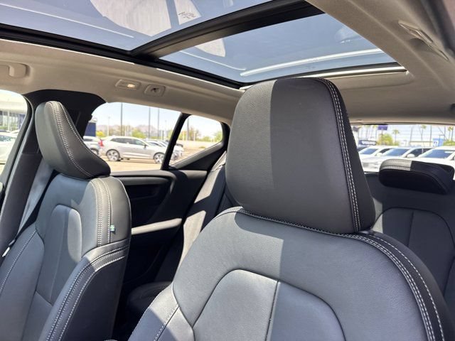 New 2025 Volvo XC40 B5 Core w/ Protection Package Premier AWD/4WD image 17