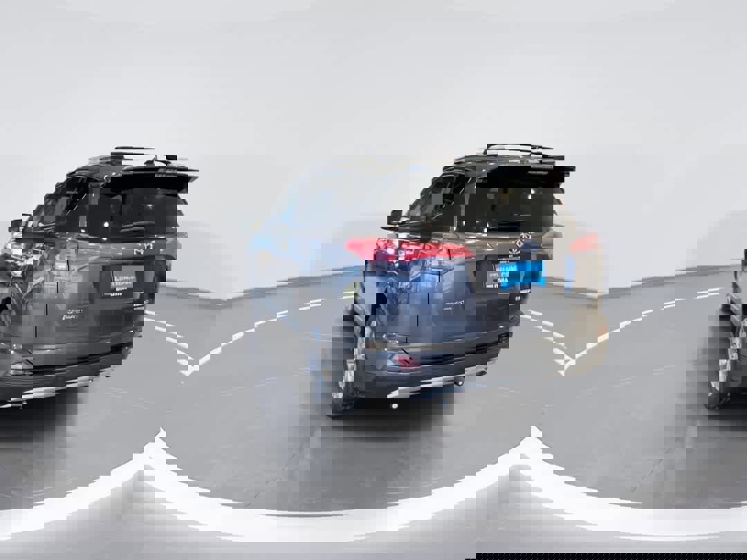 Used 2016 Toyota RAV4 Limited w/ Advanced Technology Package image 7