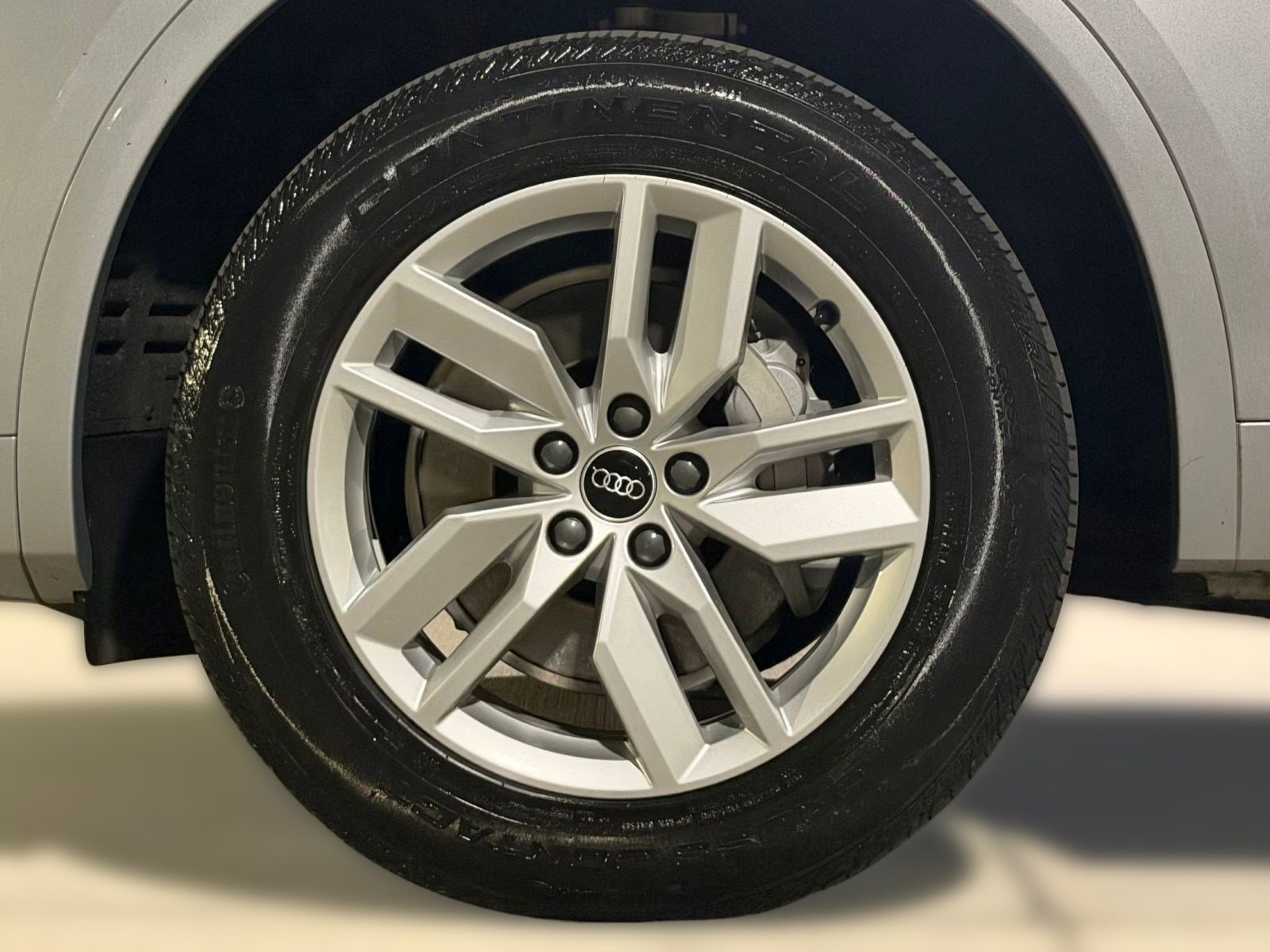 Used 2023 Audi Q5 2.0T Premium w/ Convenience Package image 12