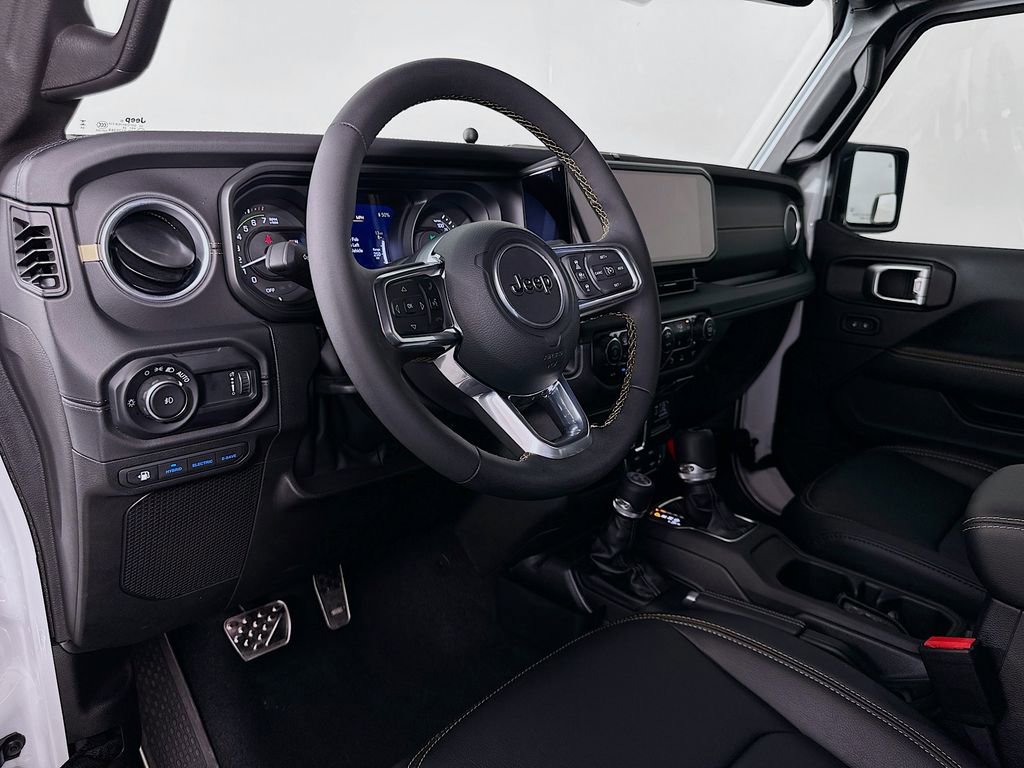 Used 2024 Jeep Wrangler Unlimited Sahara w/ Technology Group image 9