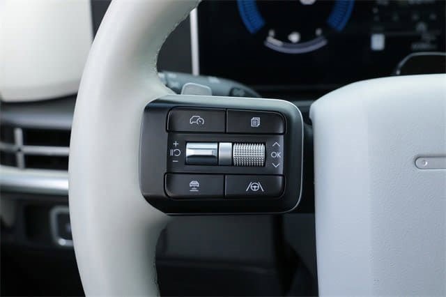 Certified 2025 Hyundai Santa Fe SEL image 14