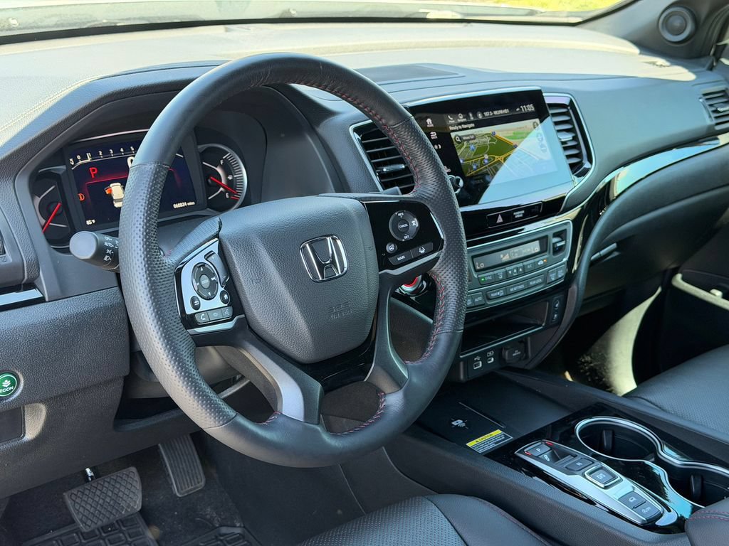 Certified 2024 Honda Passport Black Edition image 25