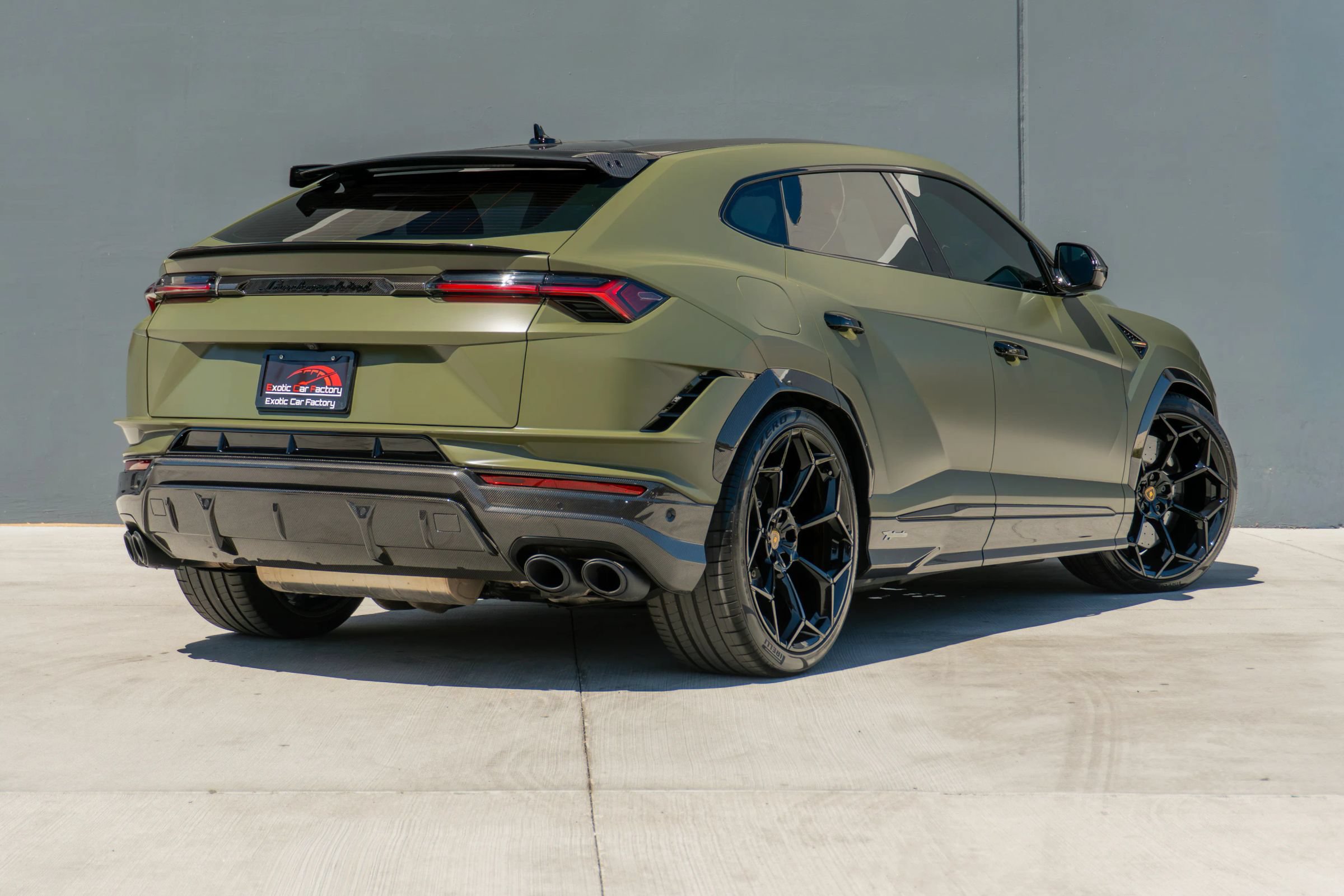Used 2024 Lamborghini Urus Performante AWD/4WD image 7