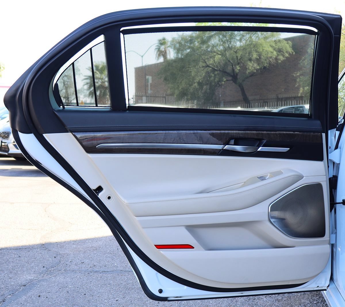 Used 2017 Genesis G90 3.3T Premium RWD image 30